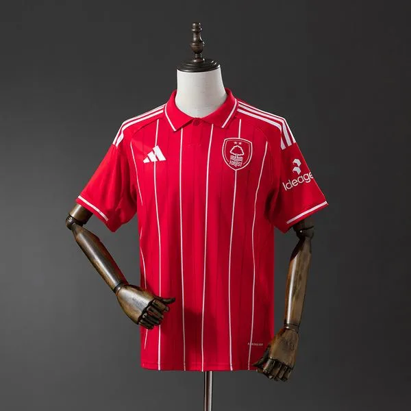 Camiseta de fútbol Nottingham Forest 2025/26 LOCAL MANGA CORTA VERSION FAN